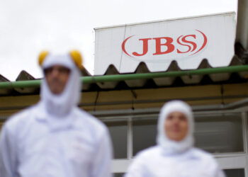 JBS agenda assembleia sobre dupla listagem para 23/05