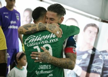 James Rodríguez e Sergio Ramos: Craque expulso no México!