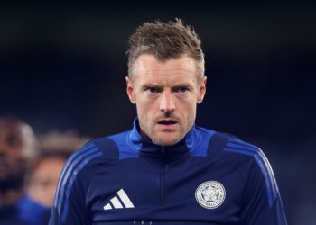 Jamie Vardy deixa Leicester após 13 anos de glórias