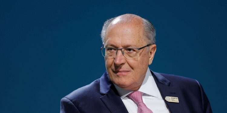 Lula é candidato natural e favorito à Presidência em 2026, diz Alckmin