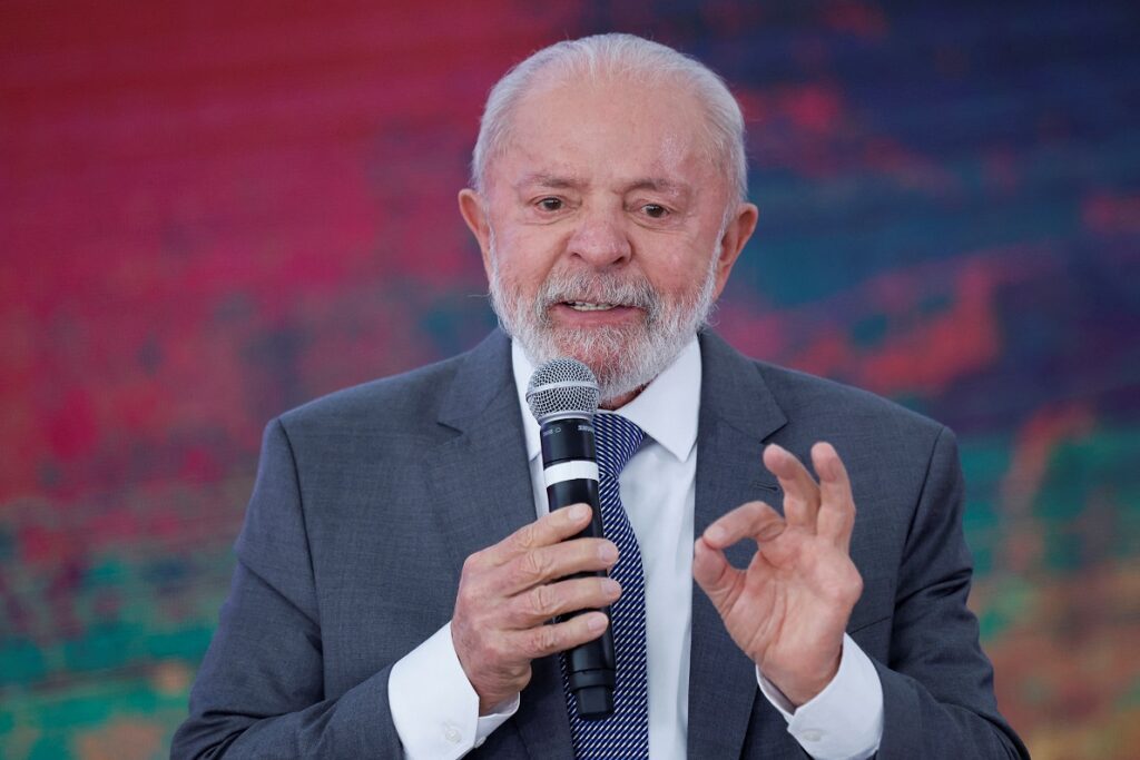 Lula critica validade do visto de Érika Hilton: “abominável” Lula critica validade do visto de Erika Hilton abominavel