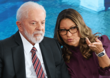 Lula e Janja prestam homenagens no velório do Papa Francisco