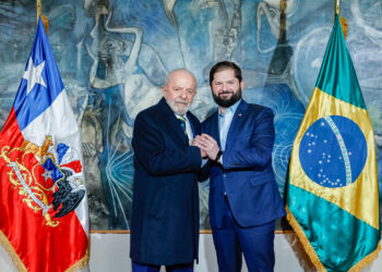 Lula e presidente do Chile debatem cooperação em fórum empresarial