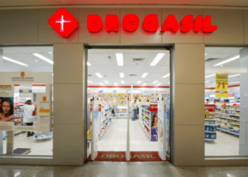 Morgan rebaixa recomendação de RD e ação despenca com SEO.