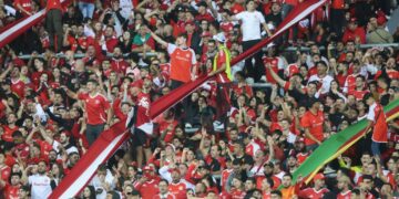 Narrador uruguaio ofende torcedores do Inter no Beira-Rio 1 Narrador uruguaio ofende torcedores do Inter no Beira-Rio