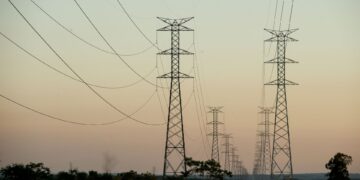 Neoenergia (NEOE3) transfere ativo de transmissão à Warrington