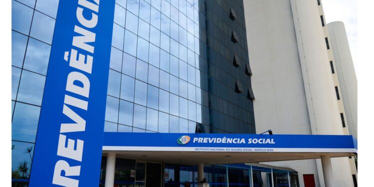 AGU forma equipe para recuperar R$ 6,3 bi de aposentados do INSS 14 INSS: o que se sabe sobre suposto esquema investigado pela PF