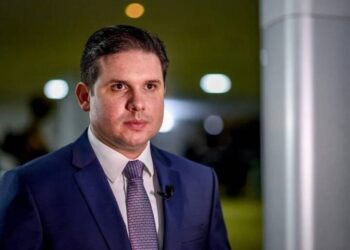 PL e Novo se isolam; Motta prorroga análise de anistia 8/1