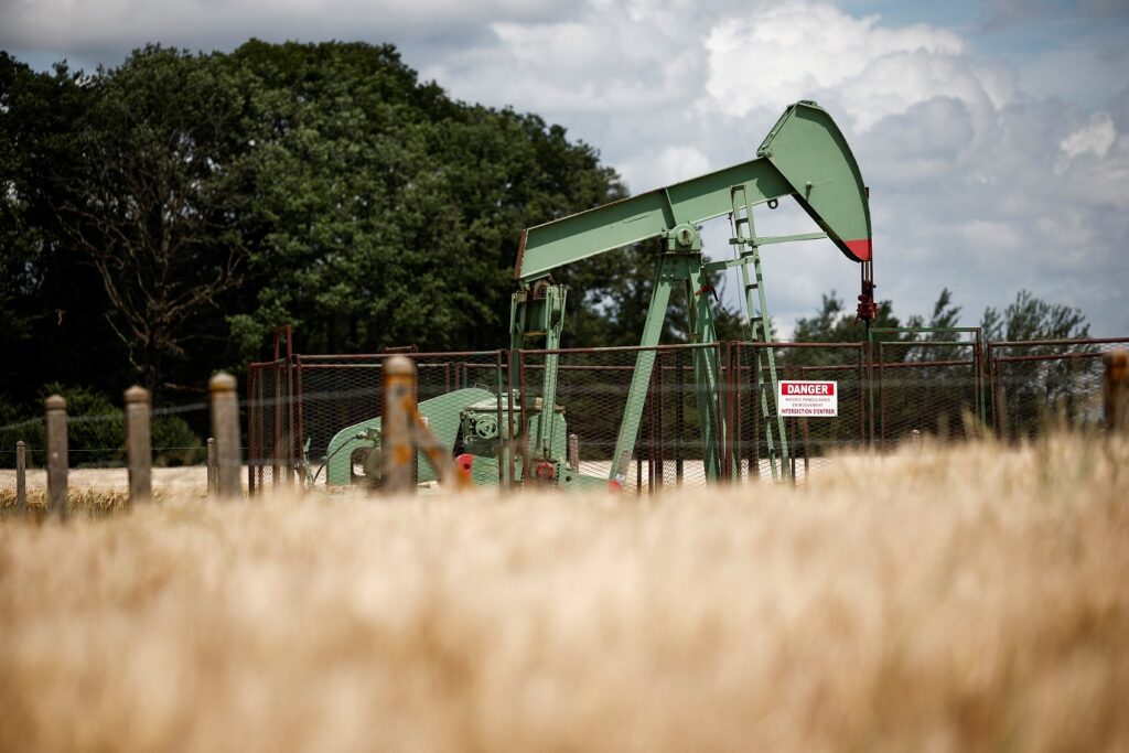 Petróleo avança 2% com sanções ao Irã e alta nas ações Petroleo avanca 2 com sancoes ao Ira e alta nas