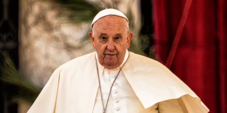 Morre Papa Francisco aos 88 anos, o primeiro pontífice latino-americano 14 Morre Papa Francisco aos 88 anos, o primeiro pontífice latino-americano Pope Fransciso shutterstock 2488533537