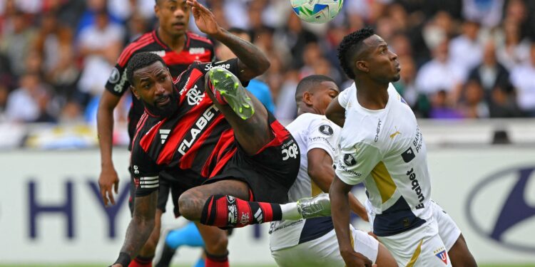 LDU e Flamengo se enfrentaram em Quito, pela Libertadores • Divulgação/ X Libertadores