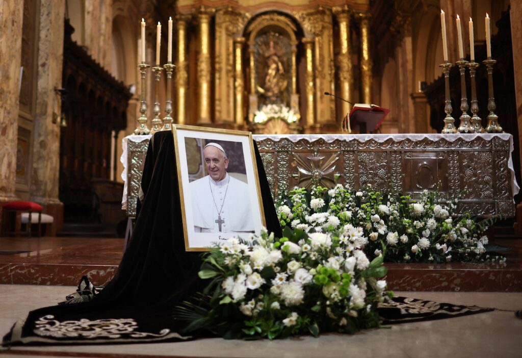 Religiões Unem-se em Luto pela Morte do Papa: Reações e Homenagens Religioes Unem se em Luto pela Morte do Papa Reacoes e