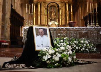 Religiões Unem-se em Luto pela Morte do Papa: Reações e Homenagens