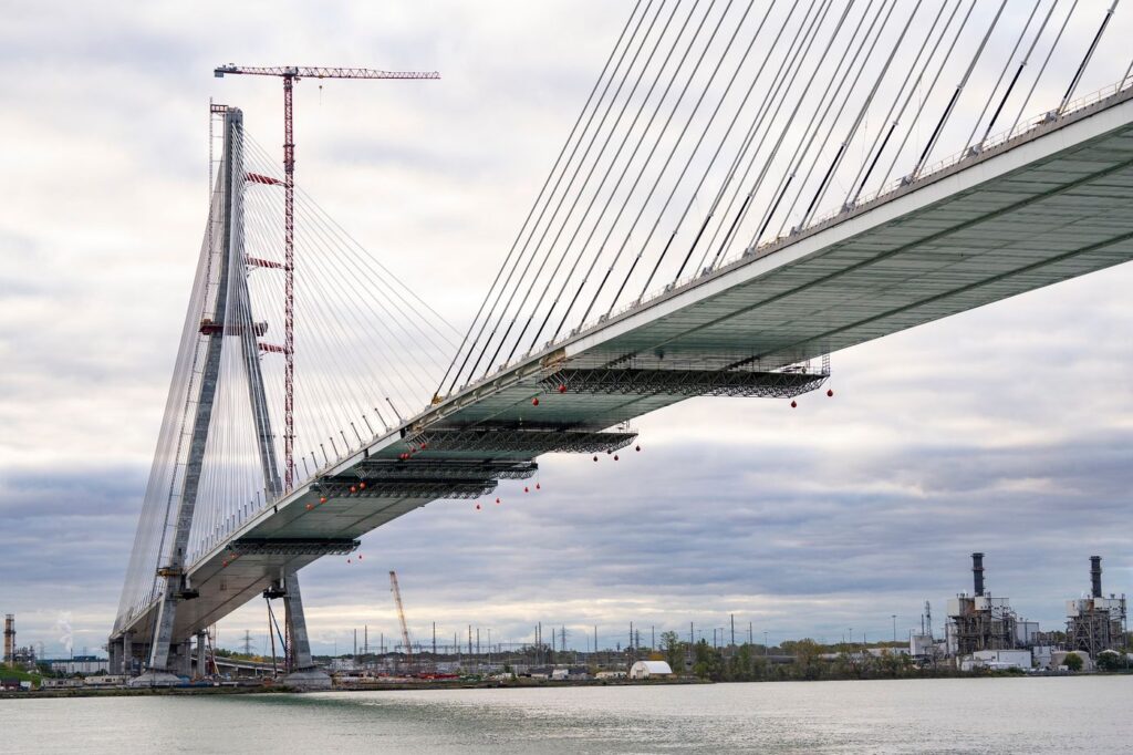 Risco de Elefante Branco: A Nova Ponte EUA-Canadá Risco de Elefante Branco A Nova Ponte EUA Canada