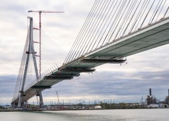 Risco de Elefante Branco: A Nova Ponte EUA-Canadá