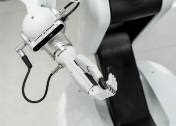 Robôs 24h: A estratégia da China contra tarifas de Trump