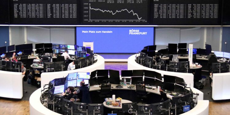 STOXX 600 avança impulsionado por montadoras e materiais 14 Crédito: Reuters