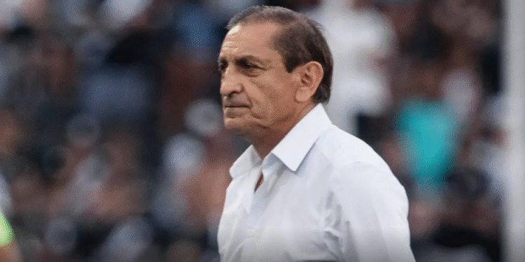 Ramón Díaz foi procurado pelo Santos • Leandro Amorim / Vasco