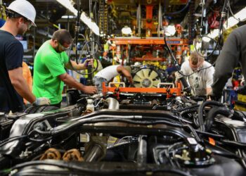 Setor automotivo dos EUA pressiona Trump contra tarifas de peças