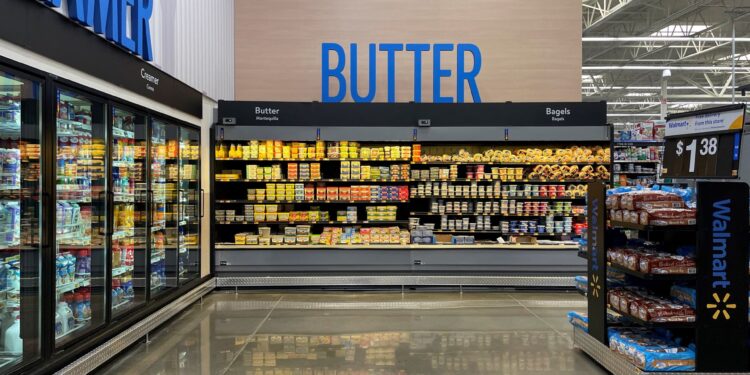 Corredor em supercenter remodelado do Walmart, em Teterboro, Nova Jersey - 07/06/2023 (Foto: REUTERS/Siddharth Cavale)