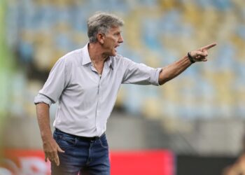 “VAR no Futebol: CBF e a Metáfora da Ferrari Cega”