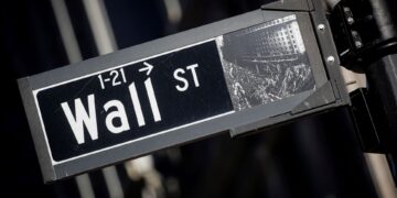 Wall St despenca com novos ataques de Trump a Powell 1 Wall St despenca com novos ataques de Trump a Powell