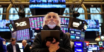 Wall Street se valoriza com alta tecnologia e alívio tarifário