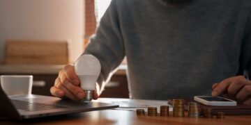 Portabilidade da conta de luz deve ampliar liberdade de escolha para consumidores brasileiros 3 Governo propõe isenção na conta de luz para famílias de baixa renda