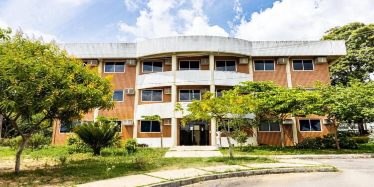 UFAPE anuncia novo concurso público para docentes com salários de até R$ 10 mil; veja 14 Sede da UFAPE. Falando sobre o concurso UFAPE.