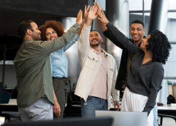 Empresas reforçam importância de proteção ao trabalhador com seguros corporativos 