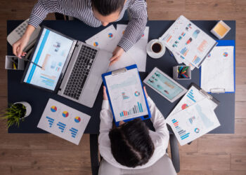 Jornada do Comprador B2B Tech Exige Estratégias de Marketing Mais Alinhadas e Personalizadas