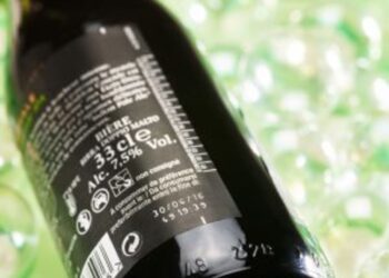 Mercado de bebidas falsificadas no Brasil movimenta bilhões e ameaça saúde pública