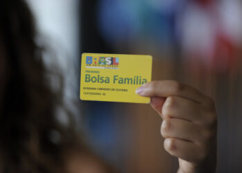 Bolsa Família de maio começa a ser pago na segunda-feira (19); calendário segue número do NIS