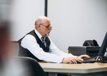 Empregabilidade de pessoas com mais de 50 anos cresce quase 9% no Brasil