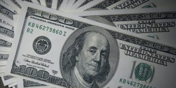 Brasileiros ampliam investimentos no exterior em busca de estabilidade e diversificação 1 Brasileiros ampliam investimentos no exterior em busca de estabilidade e diversificação