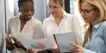 Mais da Metade dos Lares Brasileiros São Chefiados por Mulheres, Mas Desigualdade no Mercado de Trabalho Persiste 1 Mais da Metade dos Lares Brasileiros São Chefiados por Mulheres, Mas Desigualdade no Mercado de Trabalho Persiste