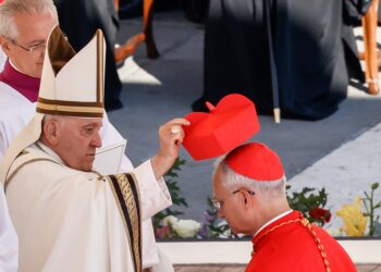 Pela primeira vez, um Papa americano é eleito. Quem é Robert Francis Prevost, o Leão XIV, sucessor de Francisco?