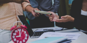 Quase metade dos inadimplentes no Brasil relata desrespeito durante cobranças, aponta pesquisa 1 Quase metade dos inadimplentes no Brasil relata desrespeito durante cobranças, aponta pesquisa