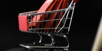 48% dos consumidores desistem de compras on-line devido a custos inesperados