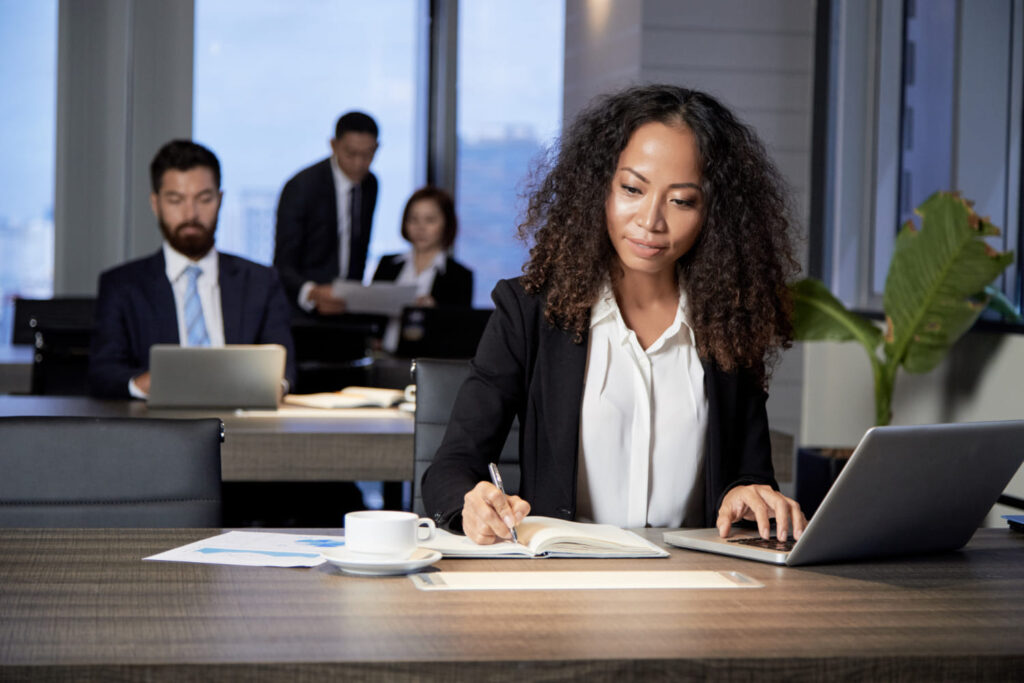  Nova cara do trabalho formal: Brasil ultrapassa 4,9 milhões de vínculos "não típicos"  trabalho formal 2