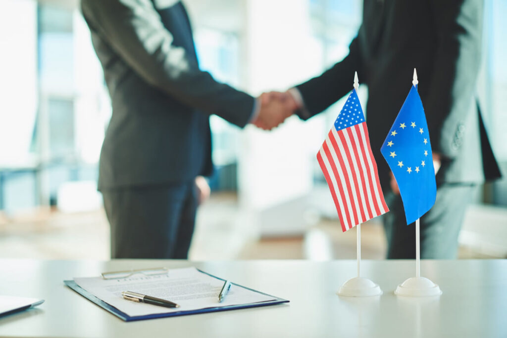 Tensões comerciais entre EUA e China elevam custos de frete e aumentam incertezas globais China EUA 1 1