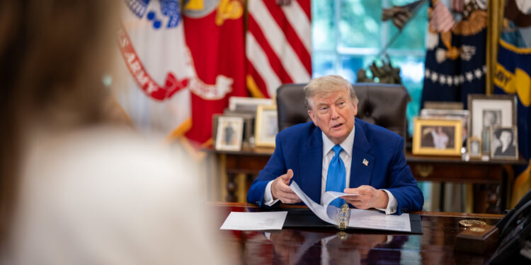 Donald Trump anuncia o cessar-fogo entre Israel e Irã 14 Foto oficial da Casa Branca por Daniel Torok
