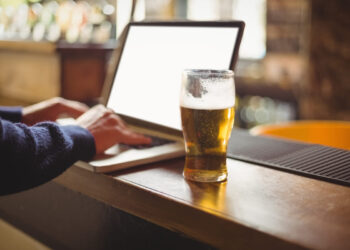 Grupo HEINEKEN amplia uso de inteligência artificial para otimizar vendas e relacionamento com clientes