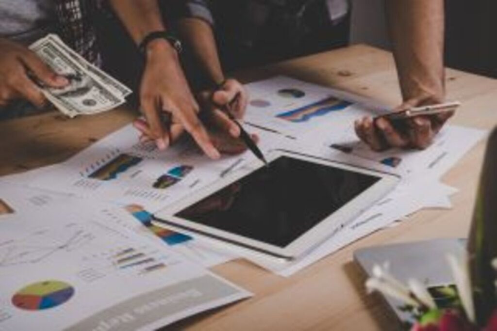Setor financeiro industrial ainda investe pouco em tecnologia, aponta estudo Investimentos 1
