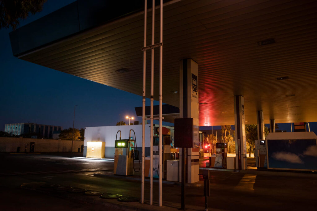 Postos de combustíveis aderem ao mercado livre de energia e registram economia de até 40% energia posto combustiveis 1 1