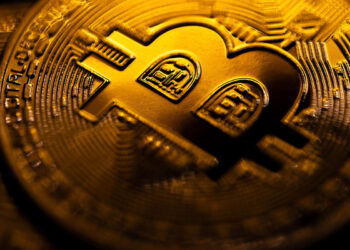 Bitcoin ultrapassa US$ 120 mil e atinge nova máxima histórica