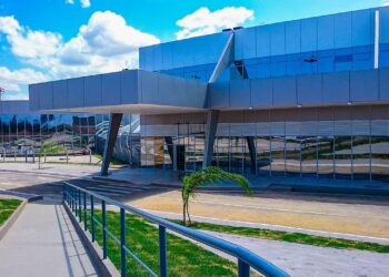 Bilhões Desperdiçados no Brasil: Portos, Aeroportos e Projetos de Infraestrutura Inacabados