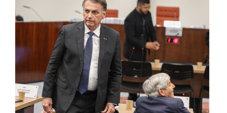 Ex-presidente Bolsonaro é obrigado a usar tornozeleira eletrônica em operação da Polícia Federal 14 Foto: Valter Campanato/Agência Brasil