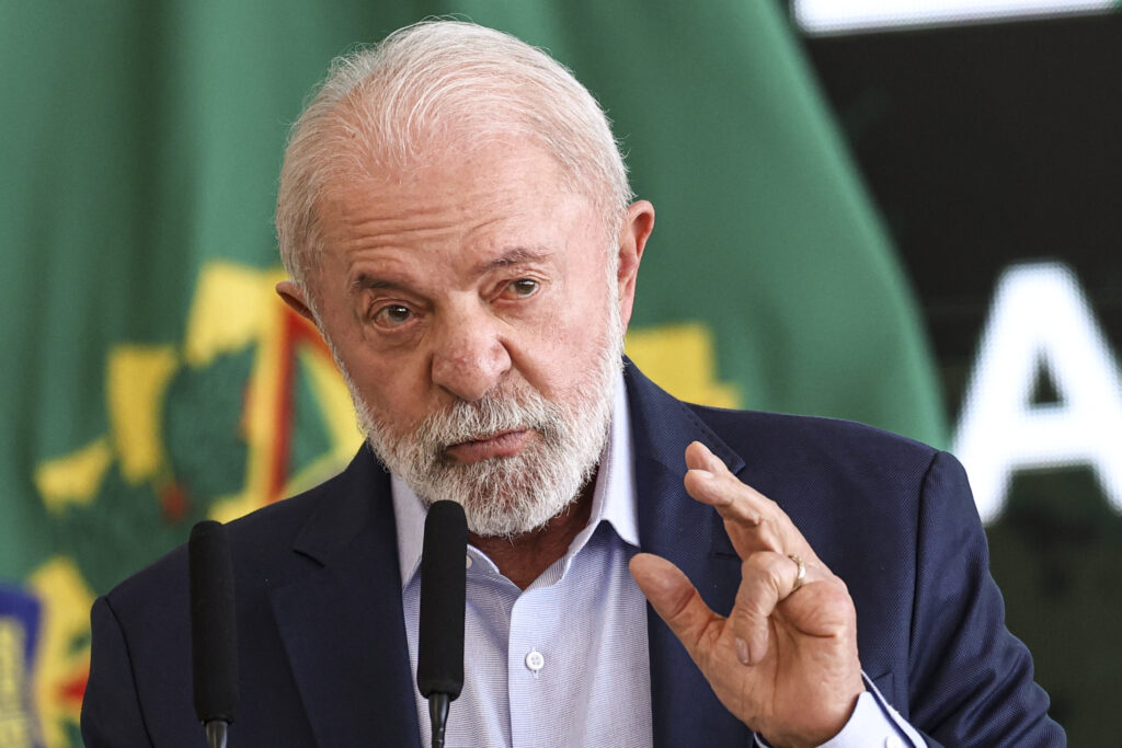 Governo brasileiro estuda taxar as gigantes da tecnologia e barrar patentes de remédios dos EUA no Brasil Governo brasileiro estuda taxar as gigantes da tecnologia e barrar patentes de remedios dos EUA no Brasil