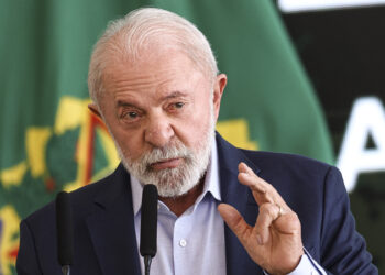 Governo brasileiro estuda taxar as gigantes da tecnologia e barrar patentes de remédios dos EUA no Brasil